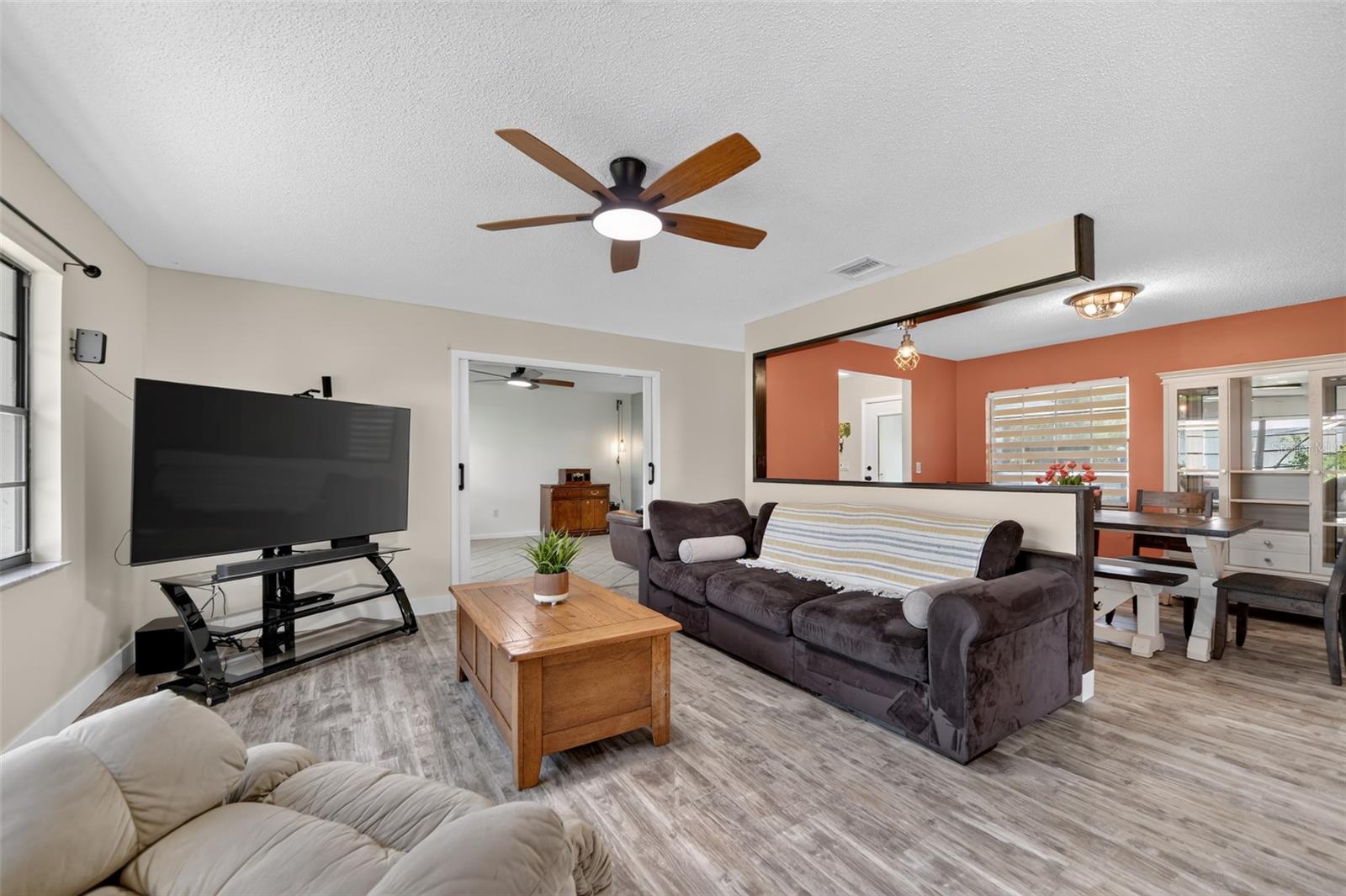 DELTONA LAKE UN 11 - Residential