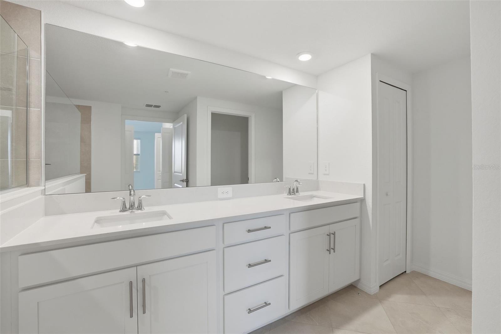 CALUSA COUNTRY CLUB - Residential