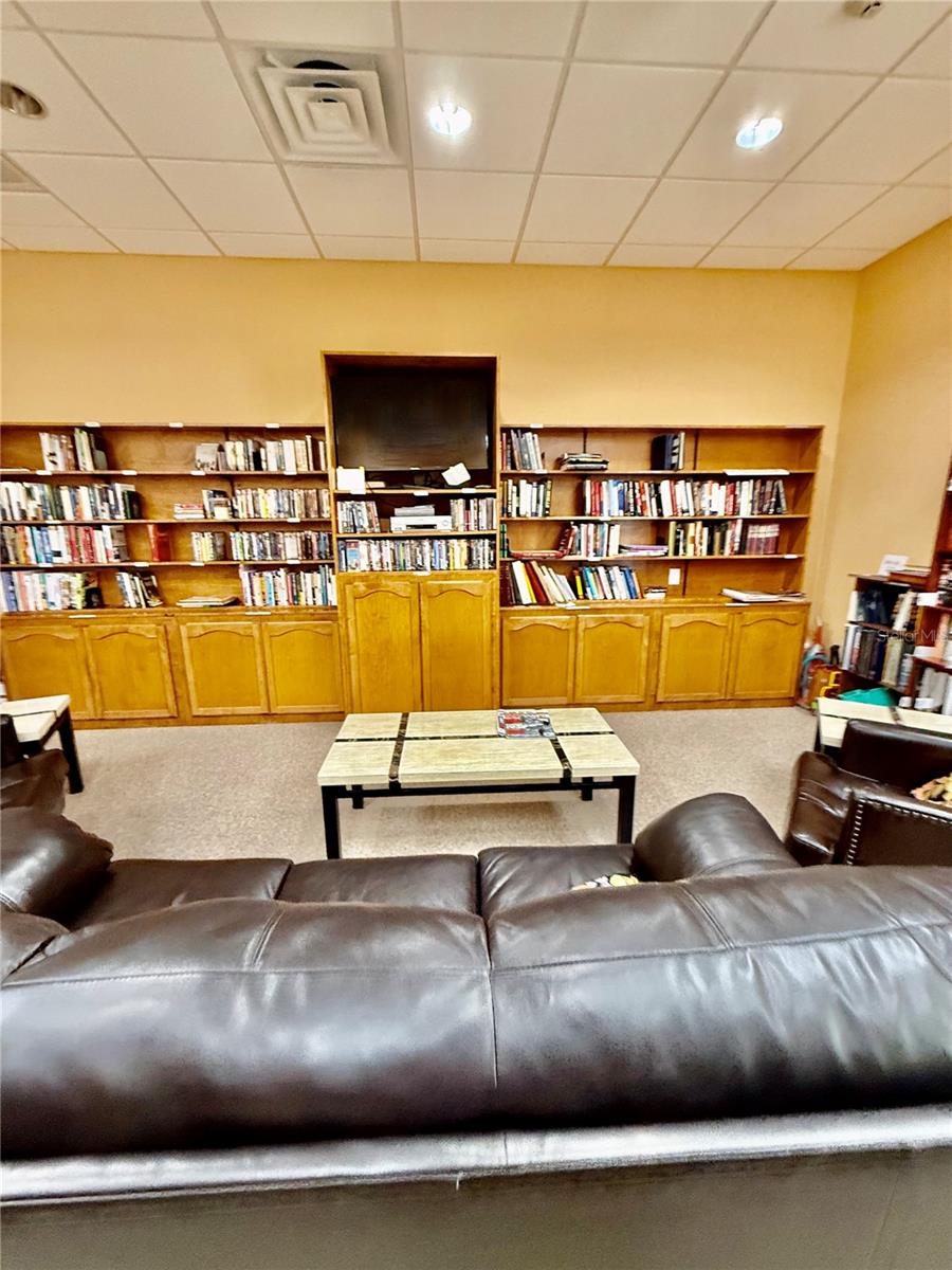 COUNTRY CLUB ESTATES - Residential