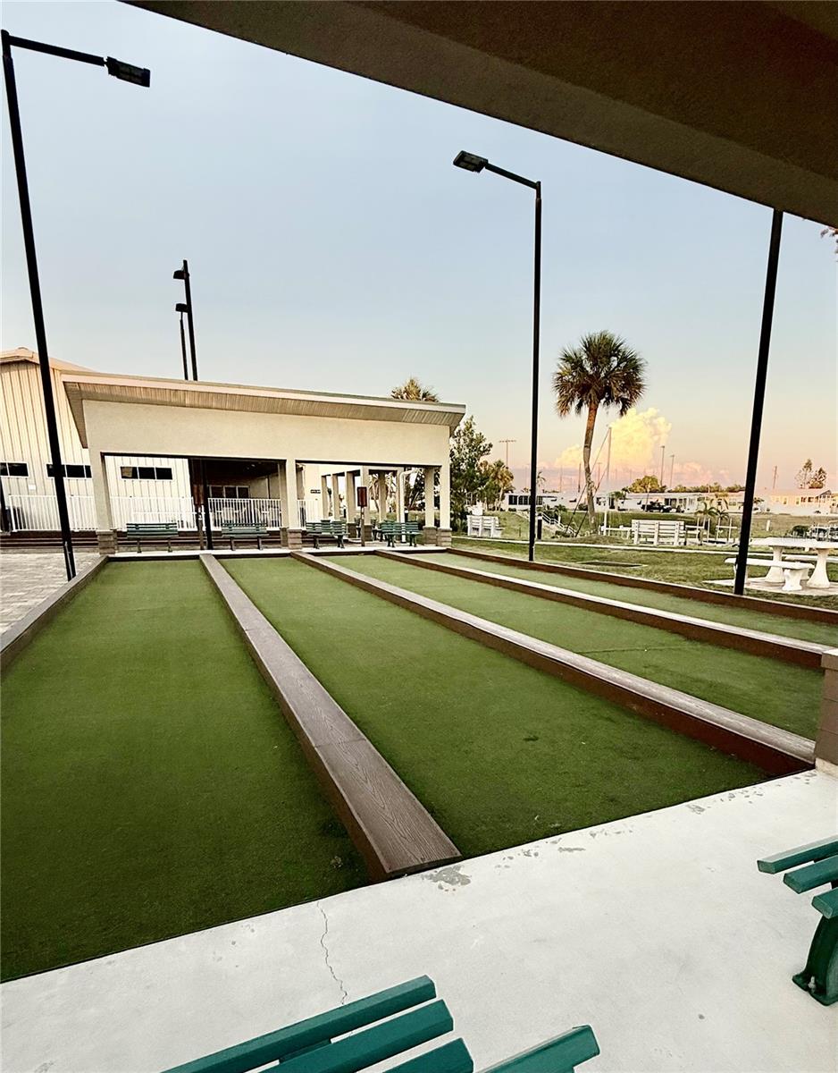 COUNTRY CLUB ESTATES - Residential