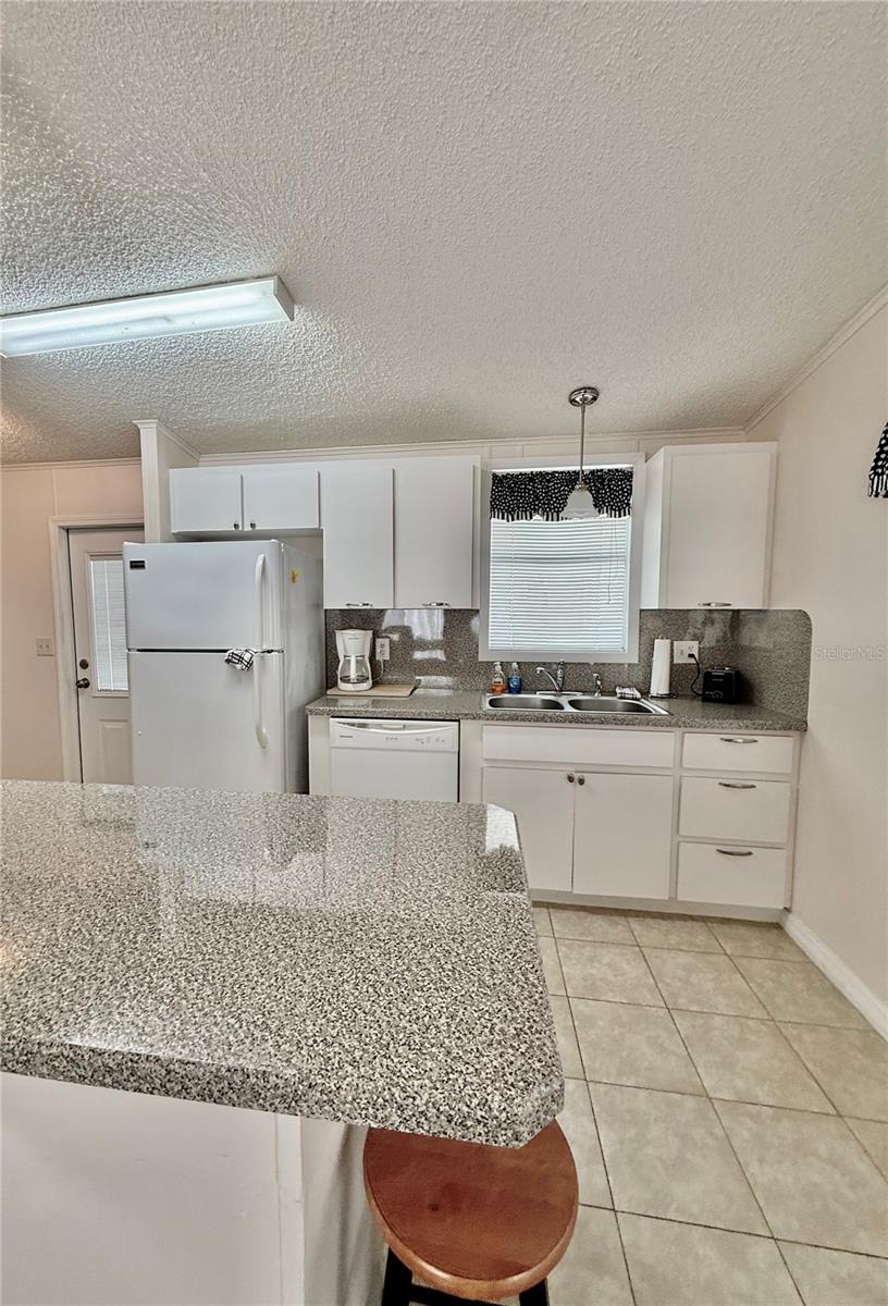COUNTRY CLUB ESTATES - Residential