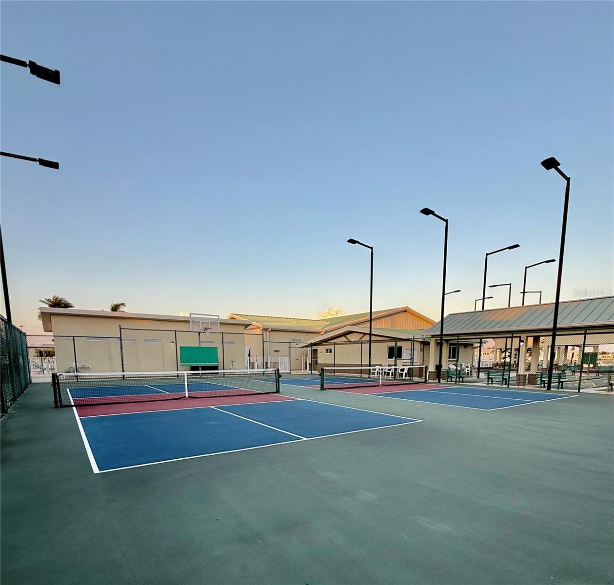 COUNTRY CLUB ESTATES - Residential