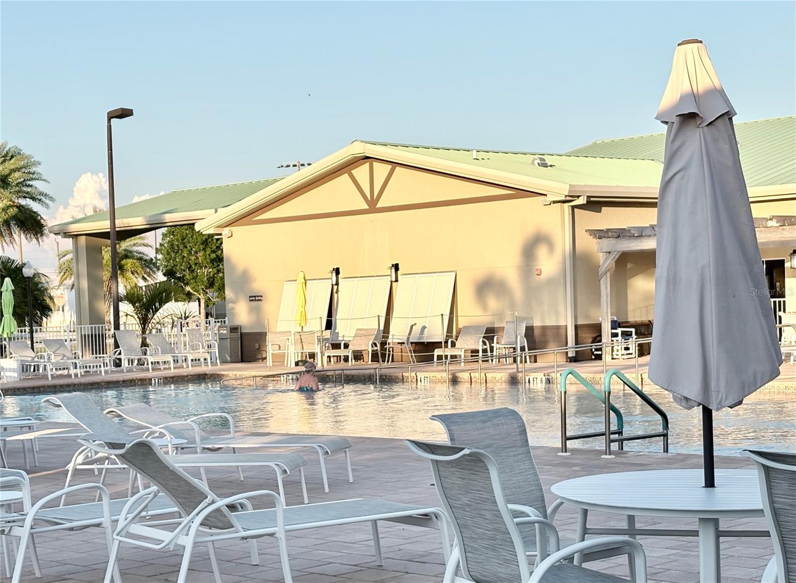 COUNTRY CLUB ESTATES - Residential