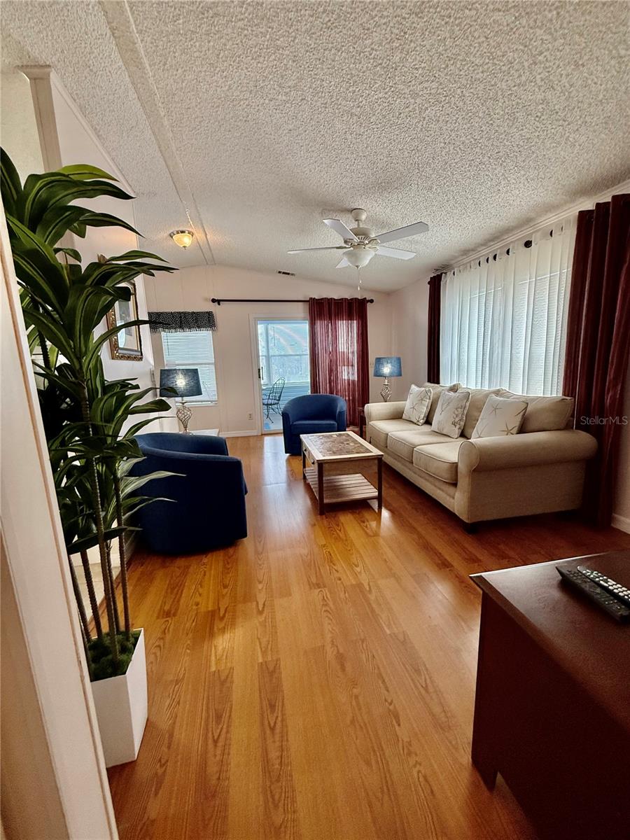 COUNTRY CLUB ESTATES - Residential