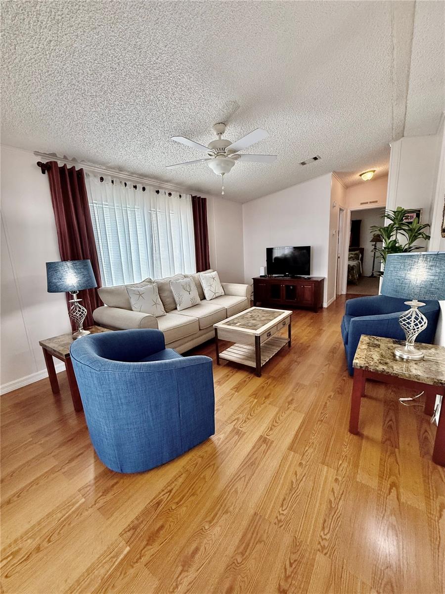 COUNTRY CLUB ESTATES - Residential