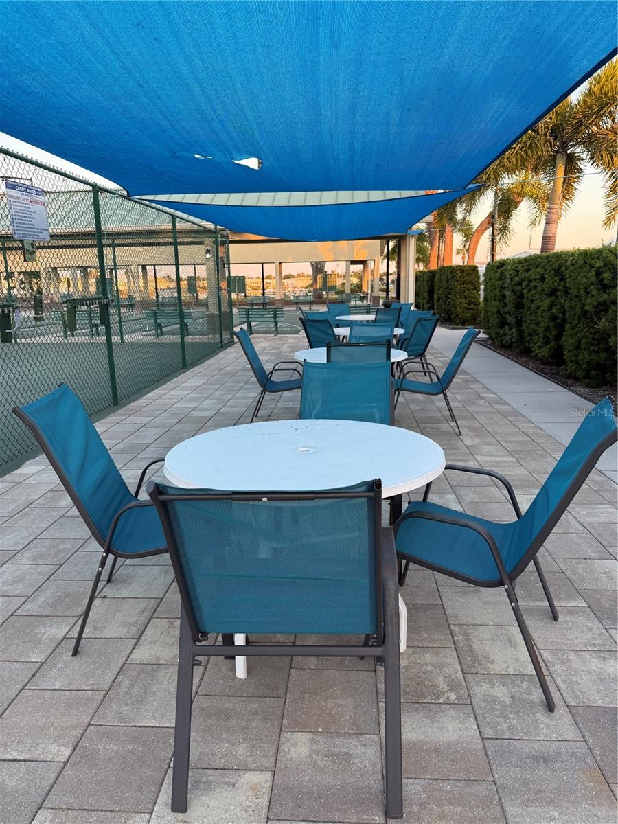 COUNTRY CLUB ESTATES - Residential