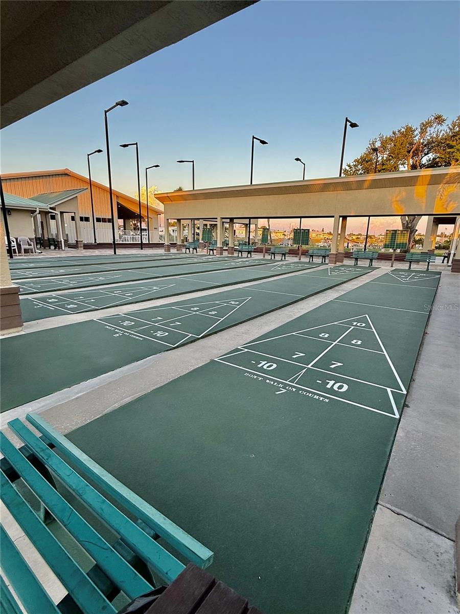 COUNTRY CLUB ESTATES - Residential