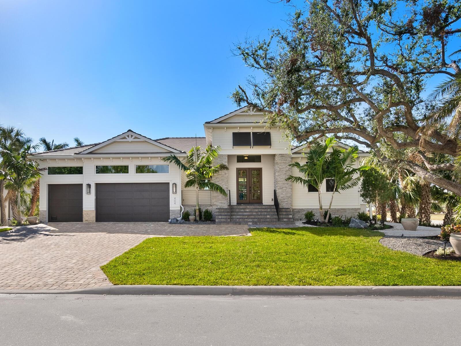 SIESTAS BAYSIDE WATERSIDE WOOD - Residential