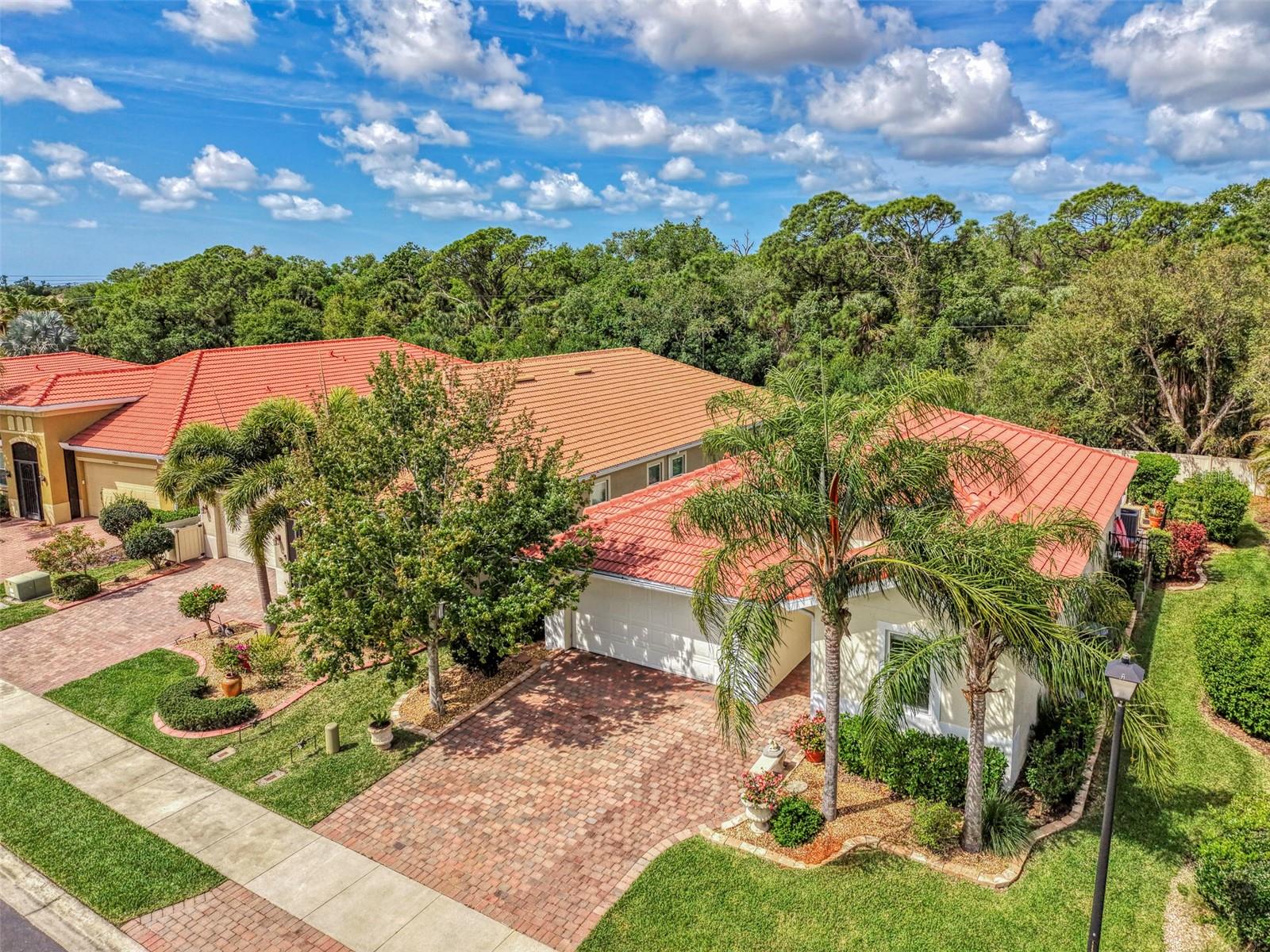 CARIBBEAN VILLAGE - Residential