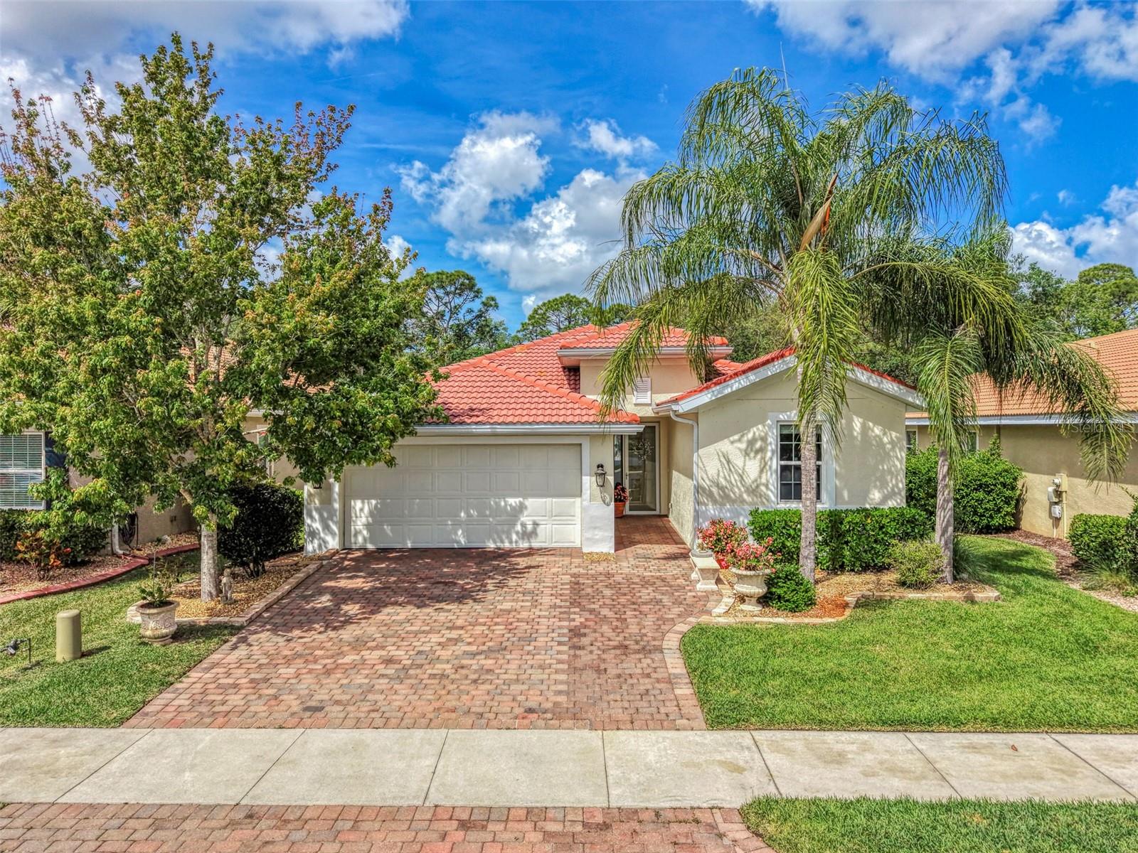 CARIBBEAN VILLAGE - Residential