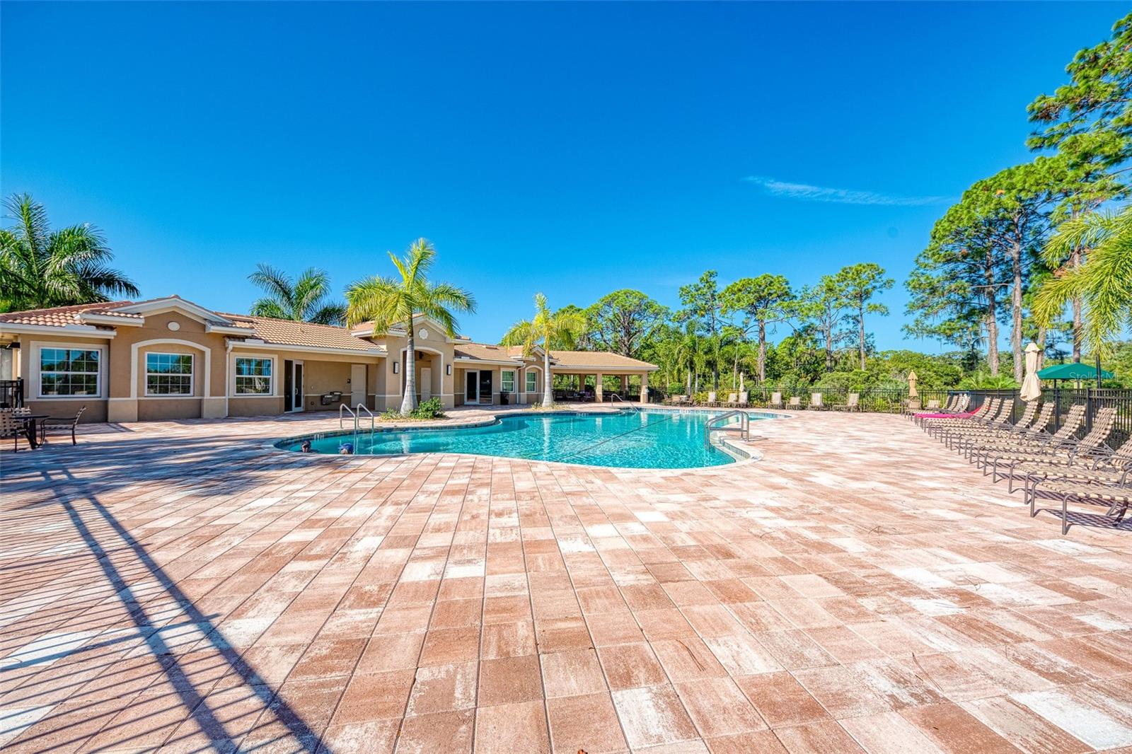CARIBBEAN VILLAGE - Residential