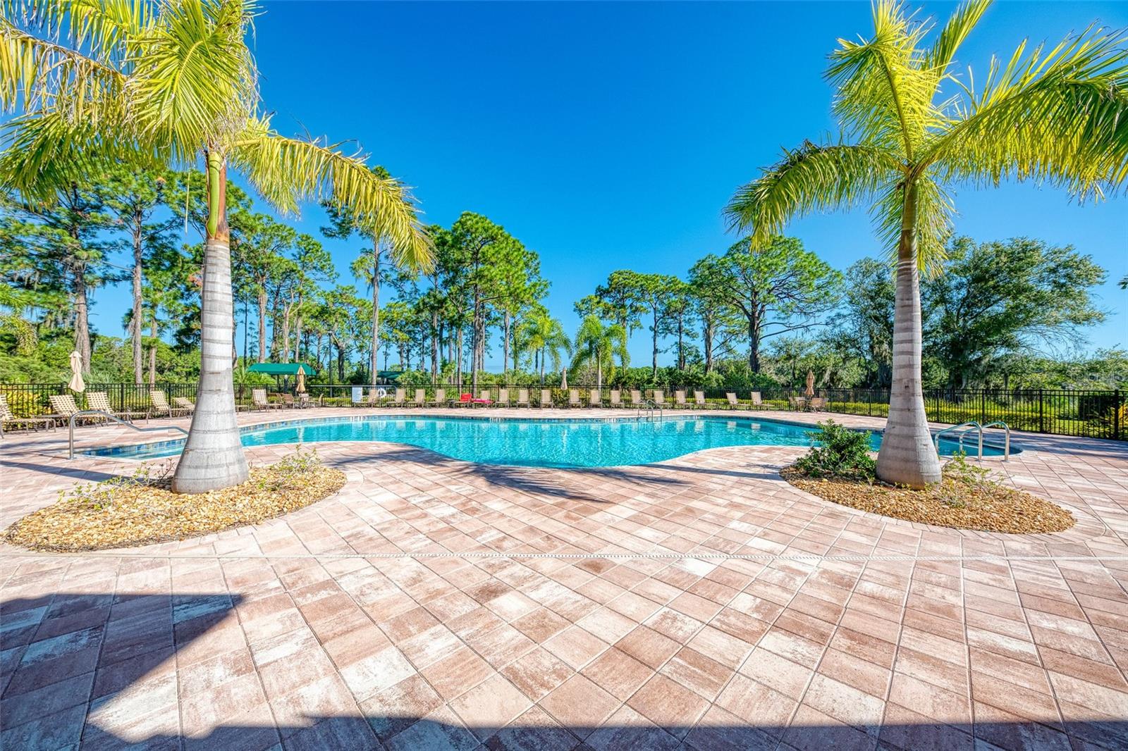 CARIBBEAN VILLAGE - Residential