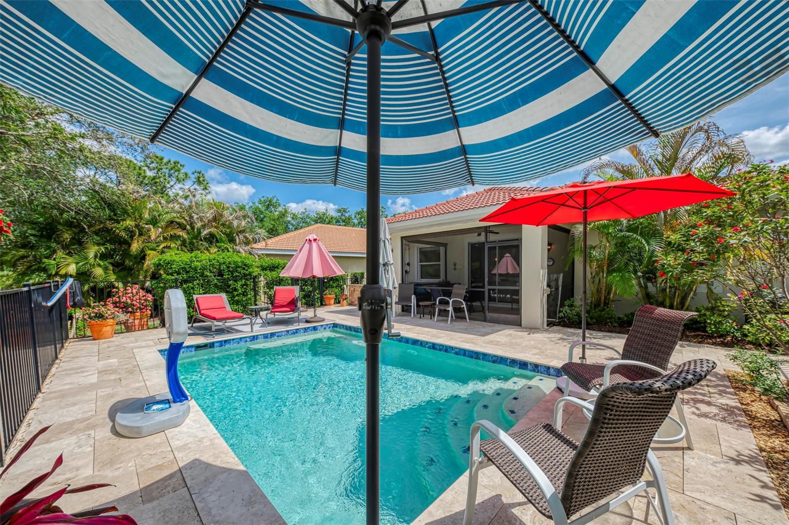 CARIBBEAN VILLAGE - Residential