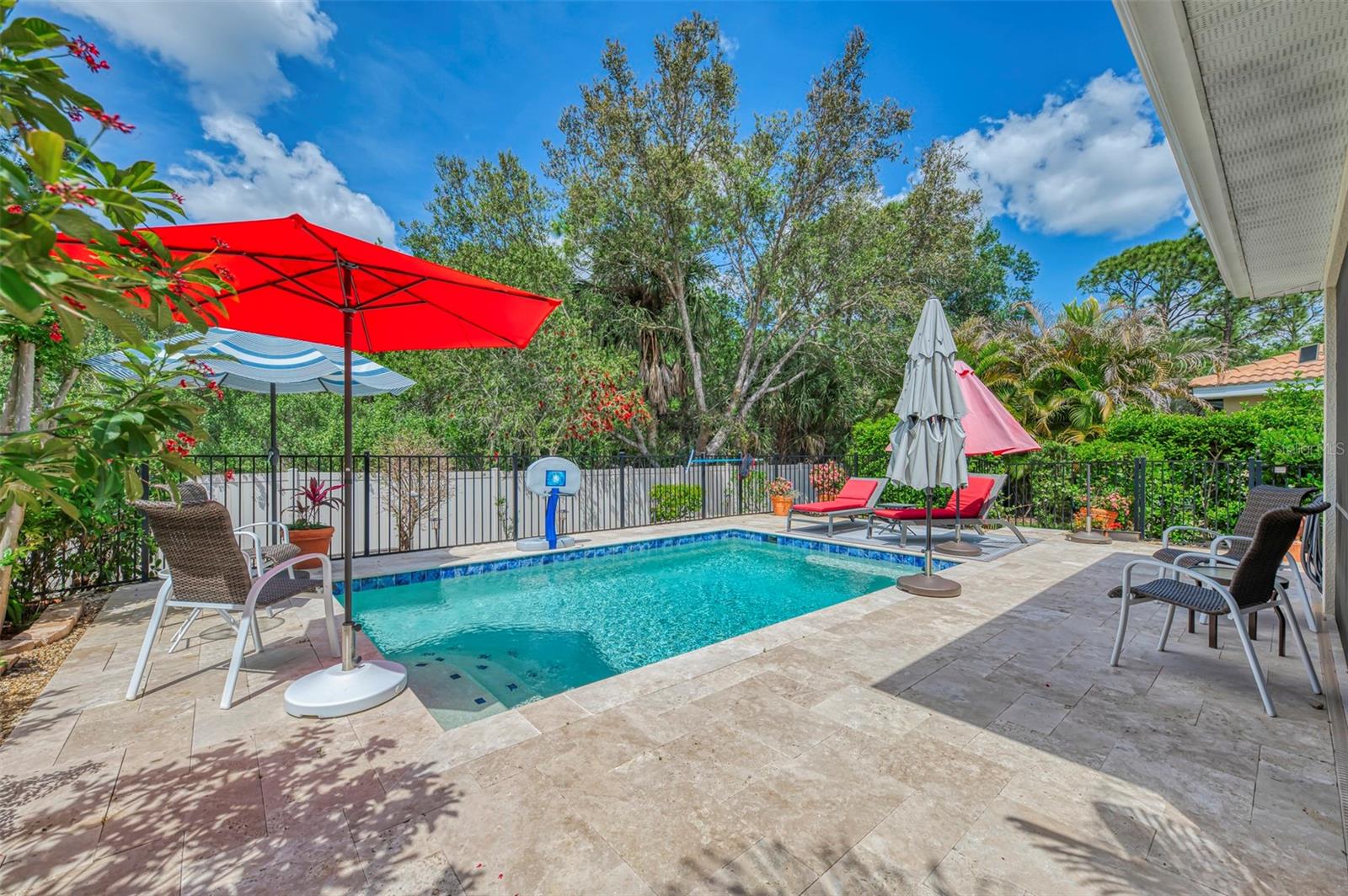 CARIBBEAN VILLAGE - Residential