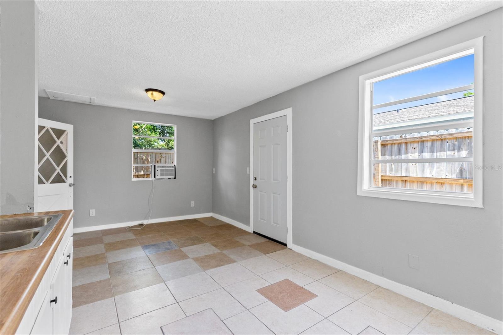 PLYMOUTH HILLS - Residential