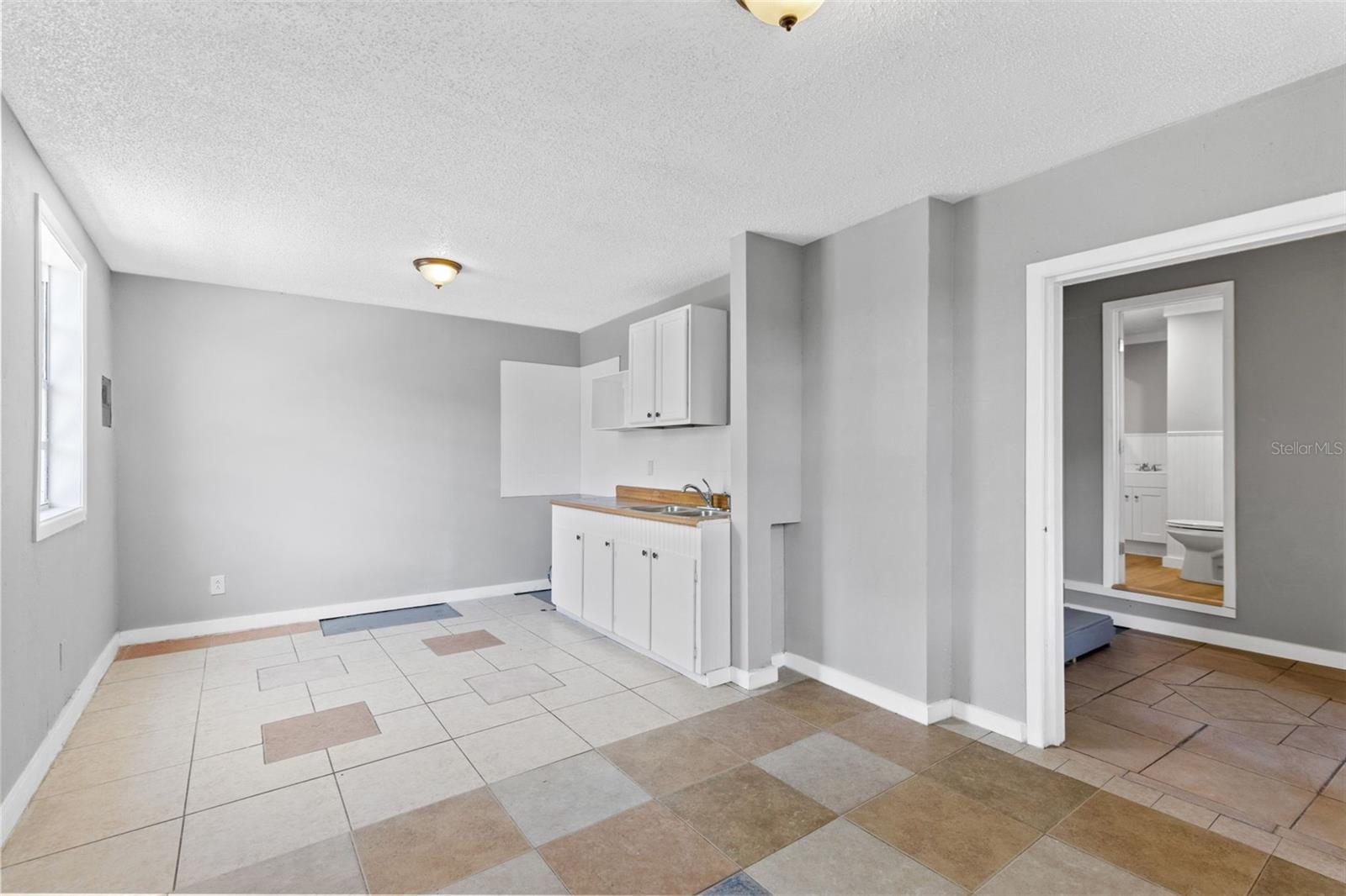 PLYMOUTH HILLS - Residential