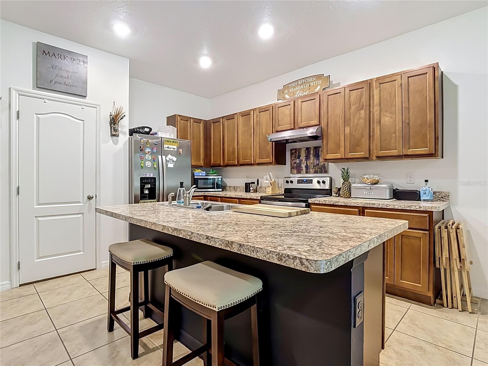 ATRIA/RIDGEWOOD LAKES - Residential