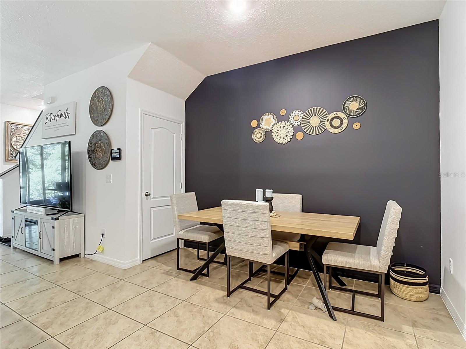 ATRIA/RIDGEWOOD LAKES - Residential