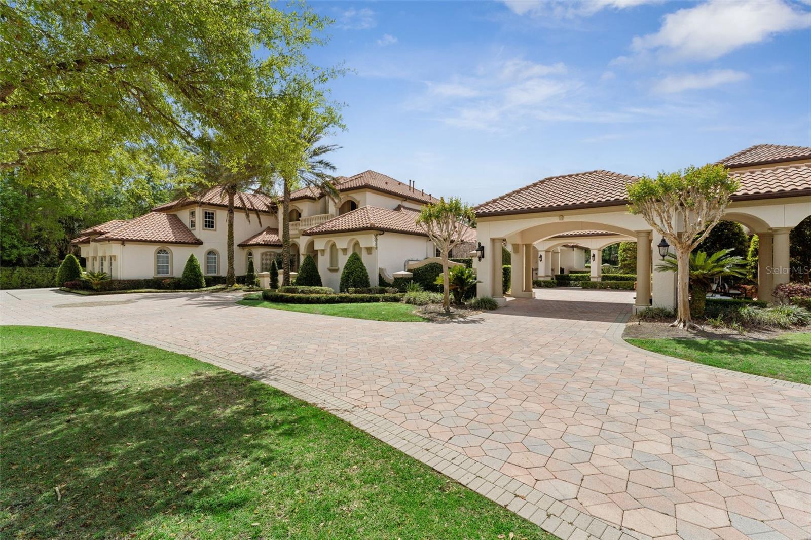 ALAQUA LAKES - Residential