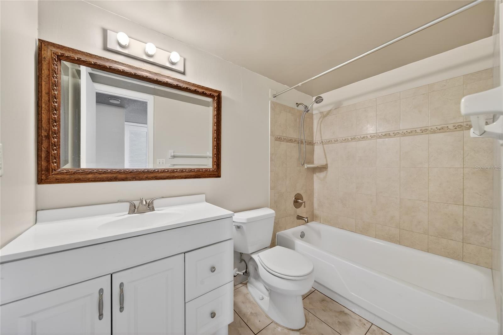 FOUR SEASONS CONDO - Residential