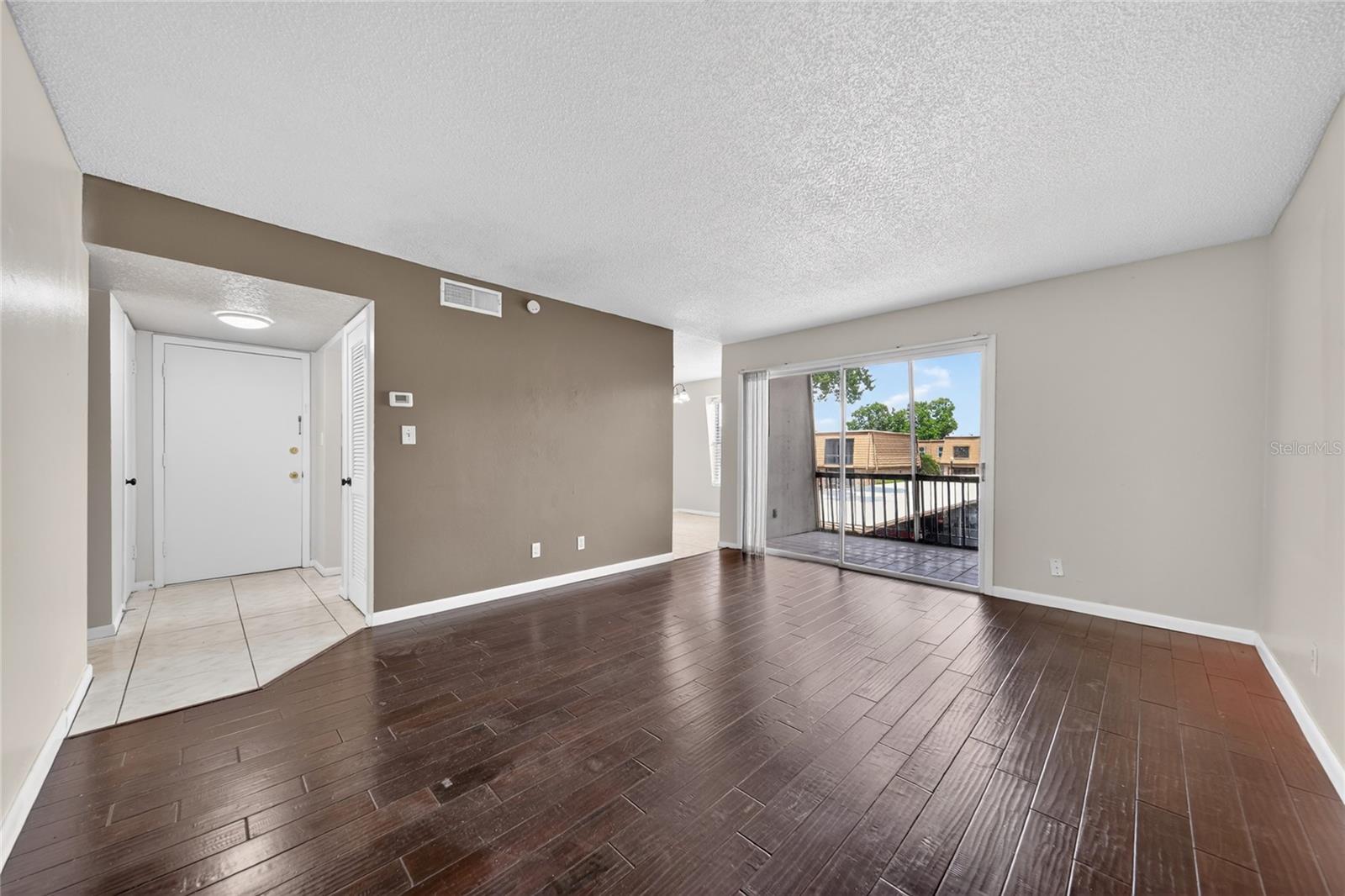 FOUR SEASONS CONDO - Residential