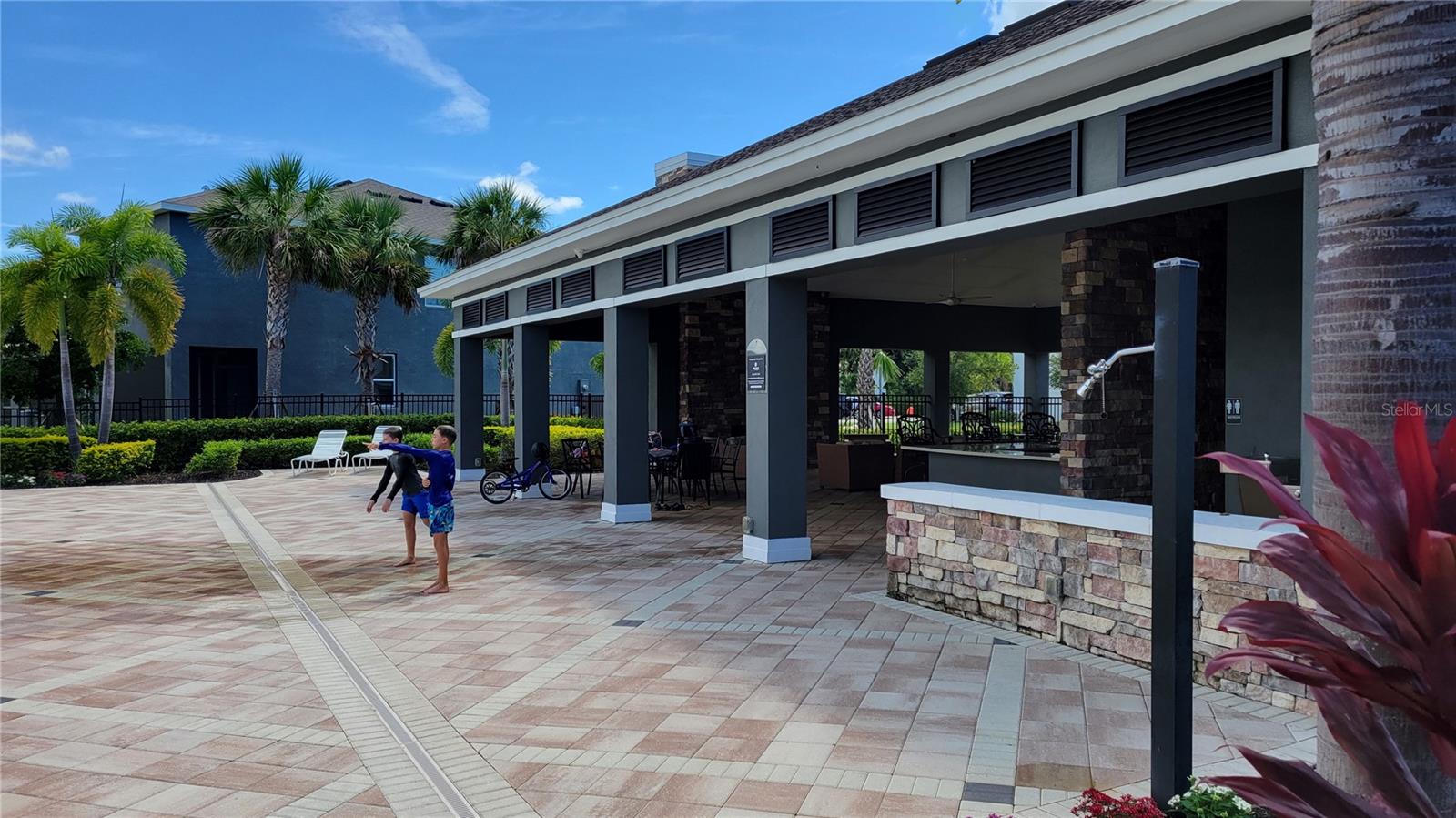 PROMENADE EAST - Residential Lease