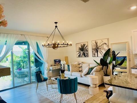 PROMENADE EAST - Residential Lease