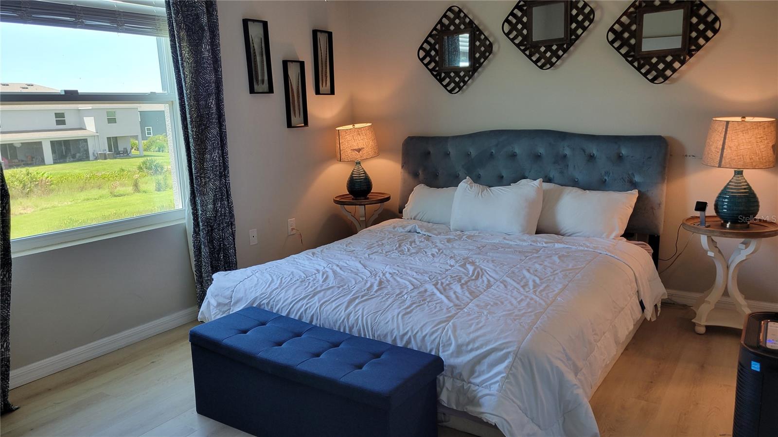 PROMENADE EAST - Residential Lease