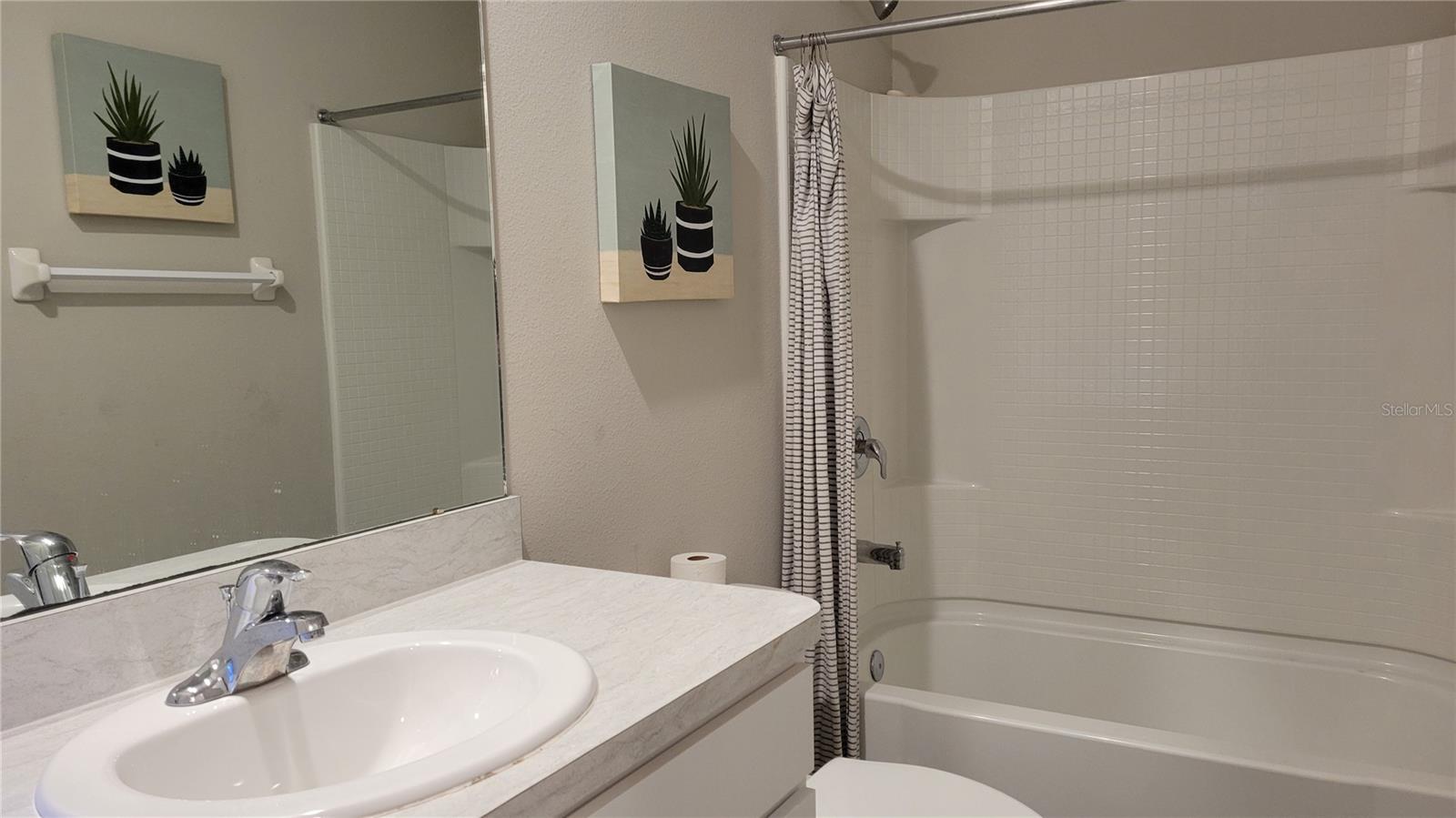 PROMENADE EAST - Residential Lease