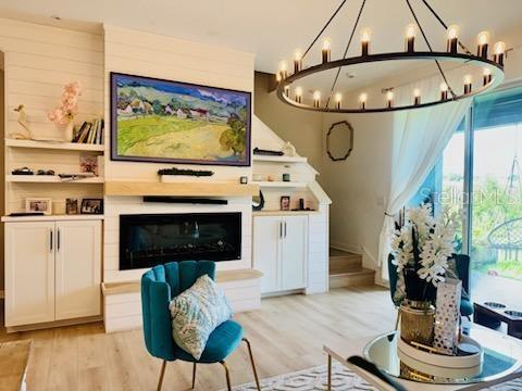 PROMENADE EAST - Residential Lease
