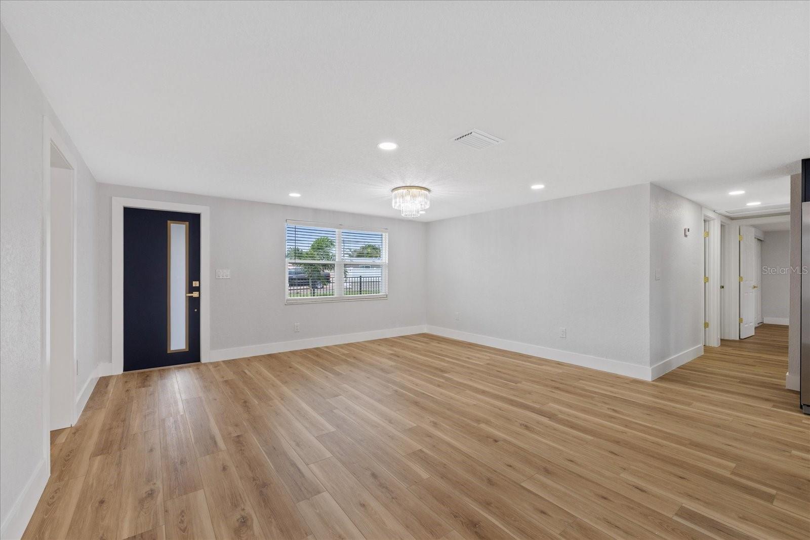 PINE CREST VILLA ADD 6 - Residential