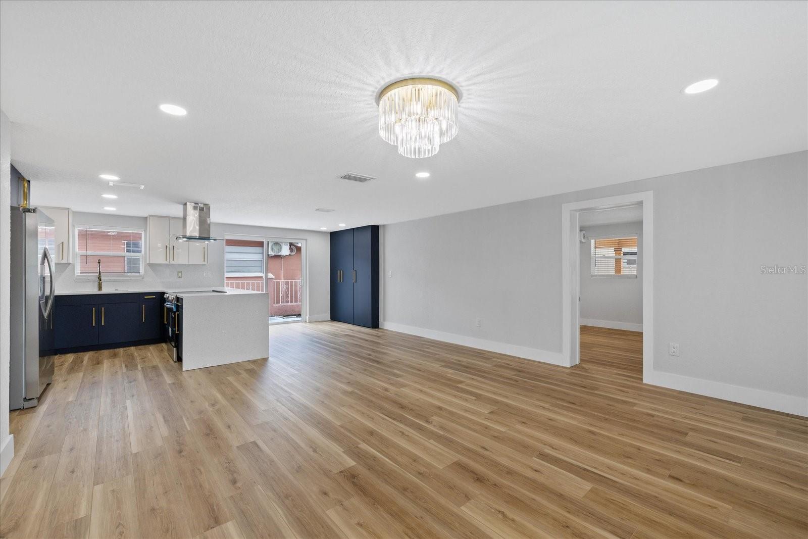 PINE CREST VILLA ADD 6 - Residential