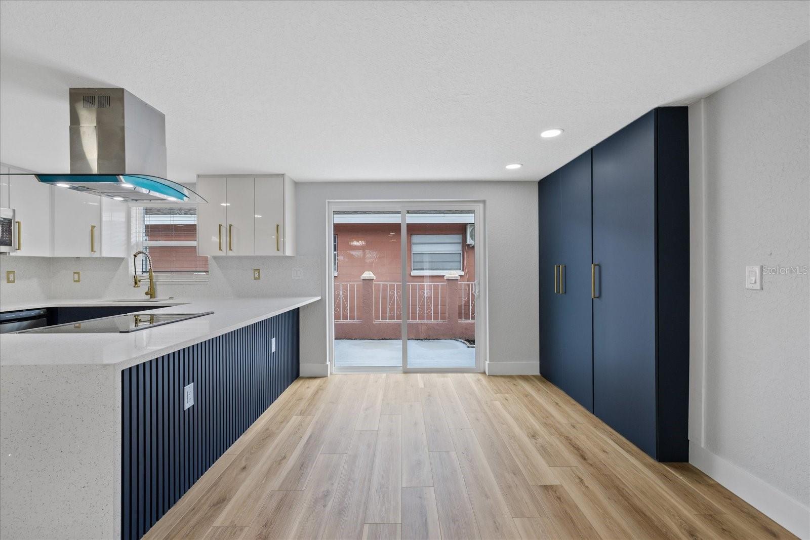 PINE CREST VILLA ADD 6 - Residential