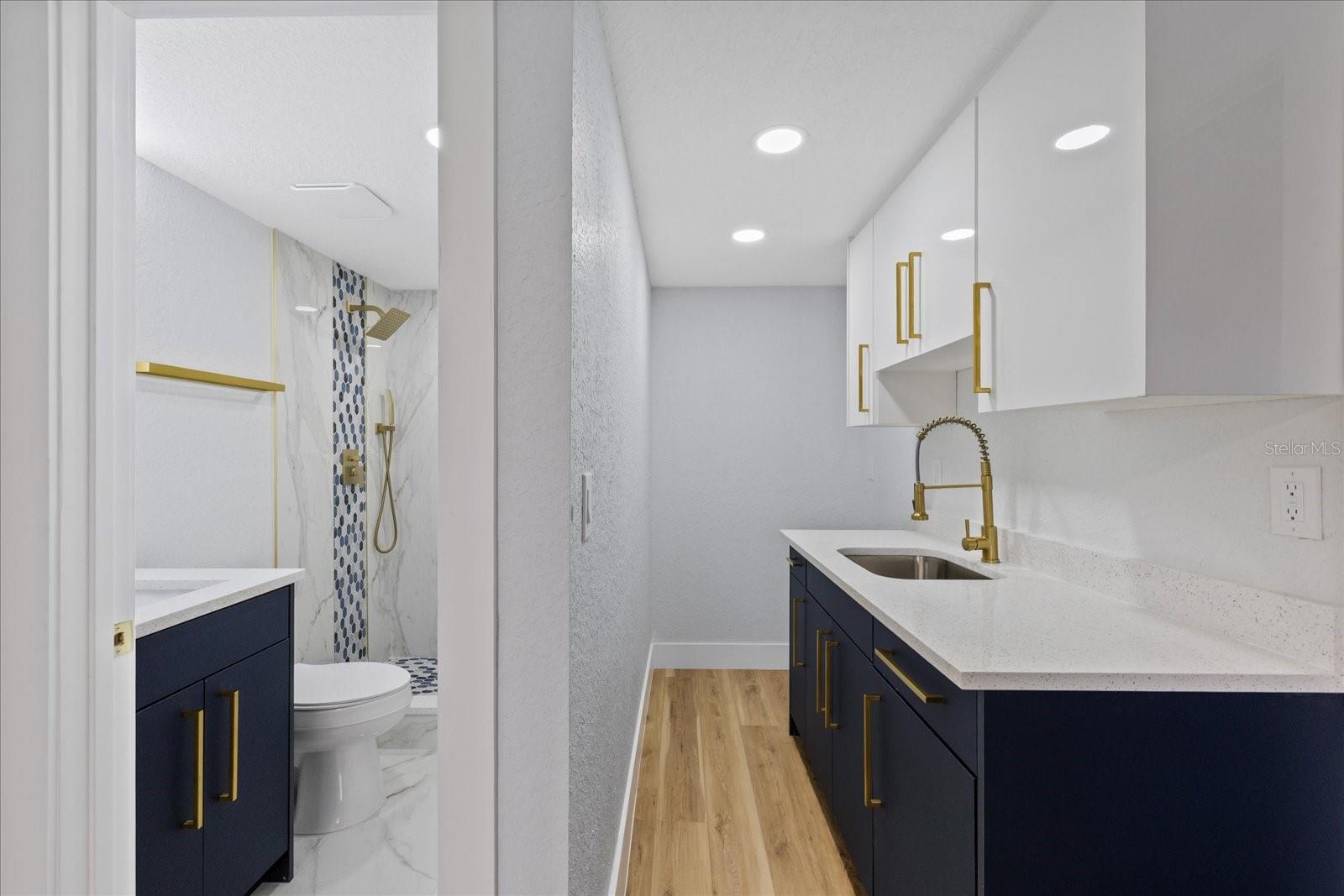PINE CREST VILLA ADD 6 - Residential