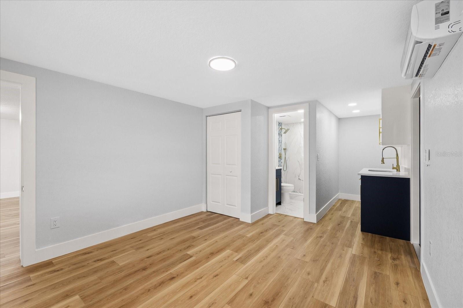 PINE CREST VILLA ADD 6 - Residential