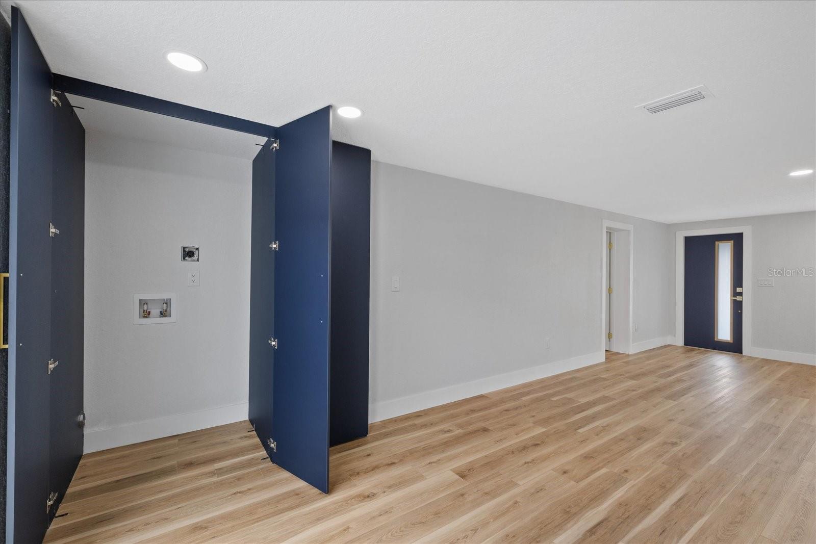 PINE CREST VILLA ADD 6 - Residential