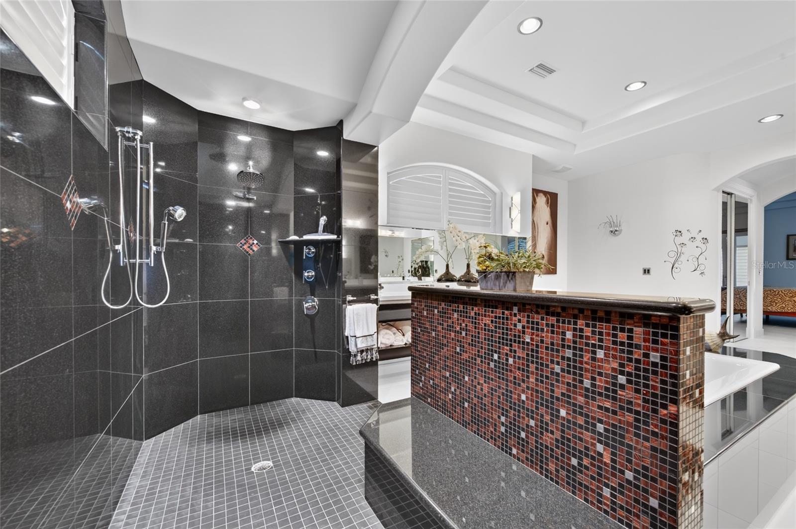 MC ELROYS BELLEVIEW - Residential