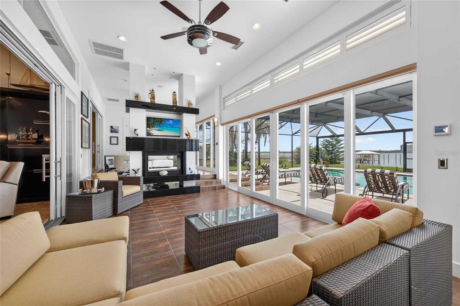 MC ELROYS BELLEVIEW - Residential