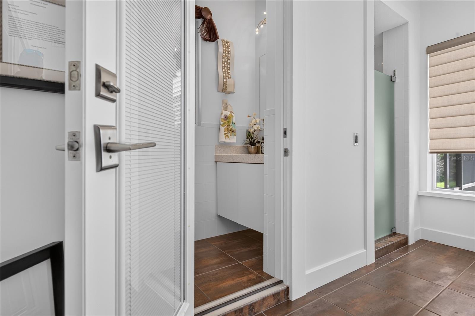 MC ELROYS BELLEVIEW - Residential