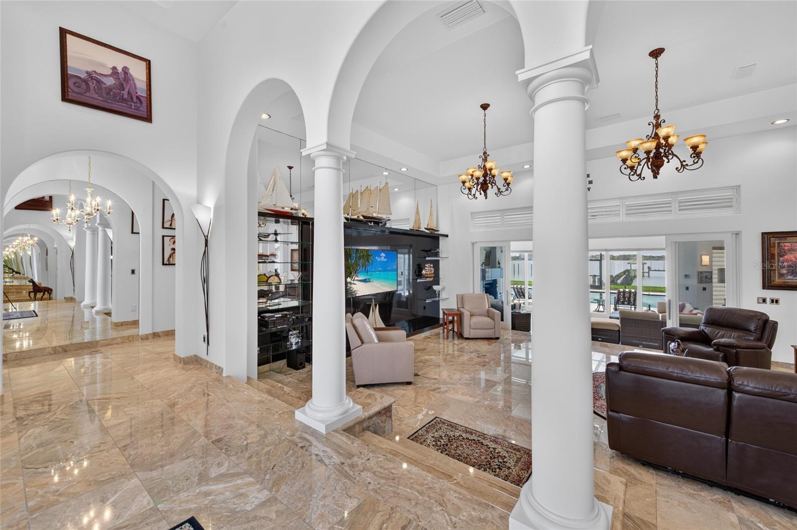 MC ELROYS BELLEVIEW - Residential