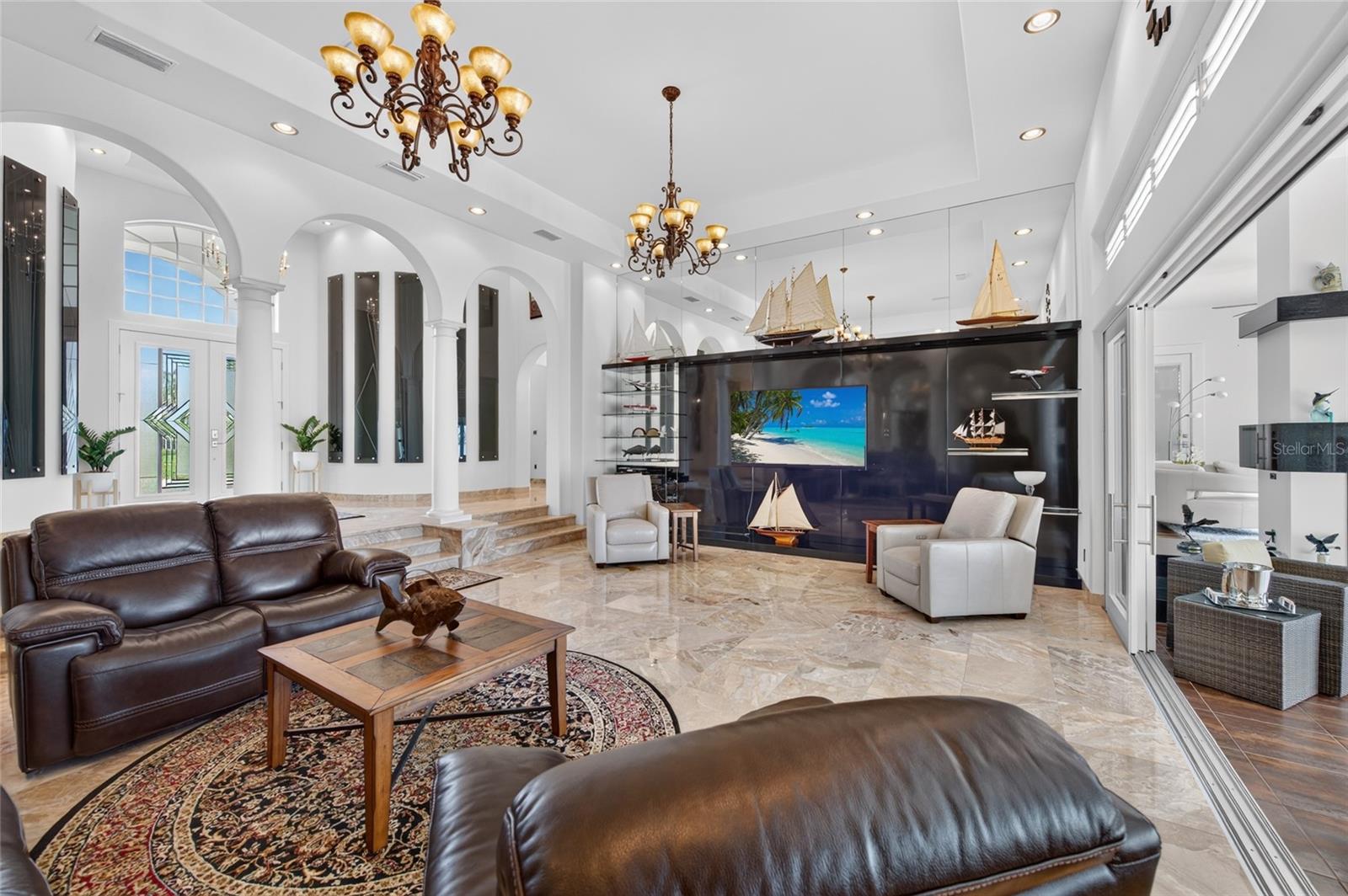 MC ELROYS BELLEVIEW - Residential