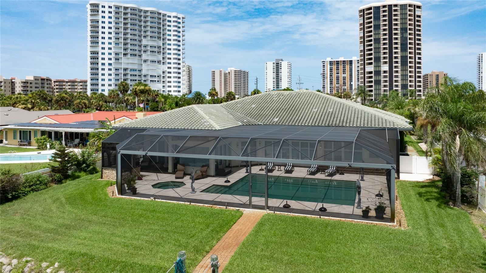 MC ELROYS BELLEVIEW - Residential