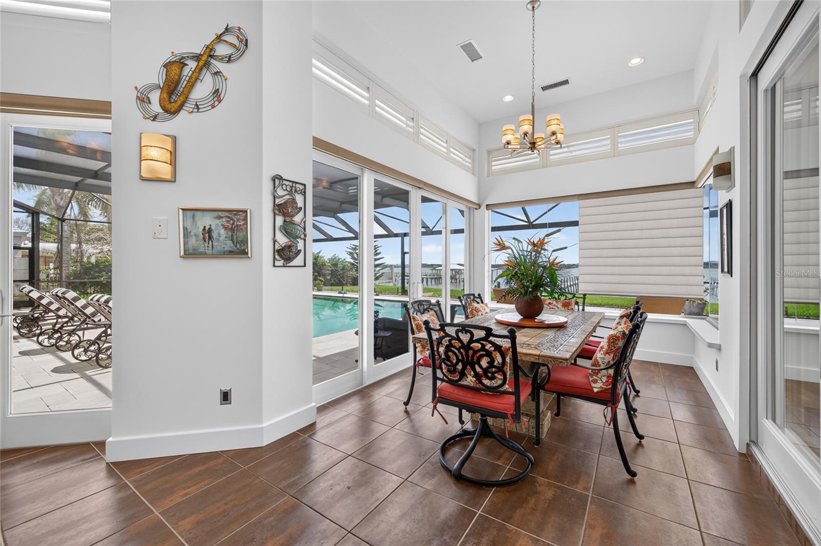 MC ELROYS BELLEVIEW - Residential