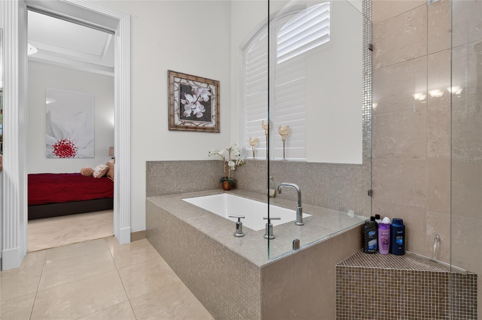 MC ELROYS BELLEVIEW - Residential