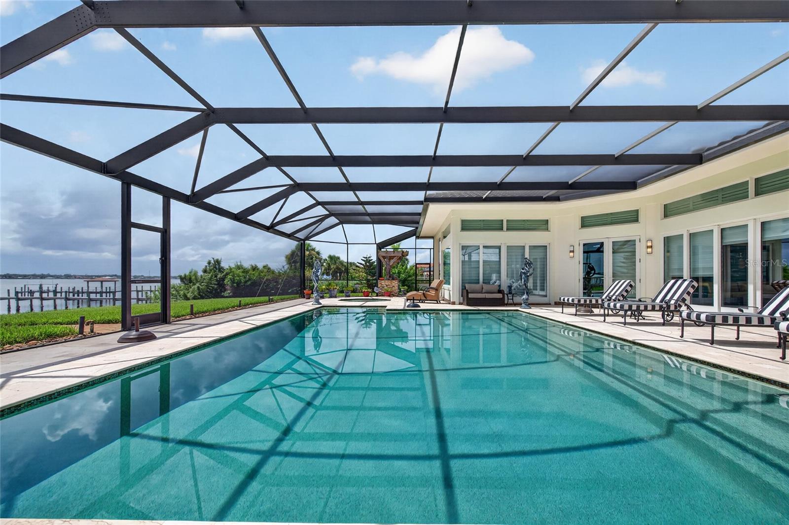 MC ELROYS BELLEVIEW - Residential