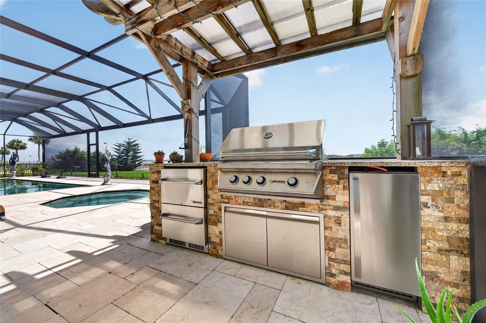 MC ELROYS BELLEVIEW - Residential