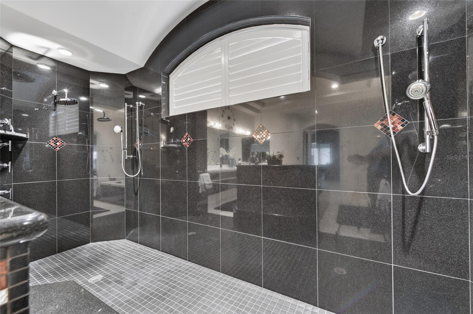 MC ELROYS BELLEVIEW - Residential