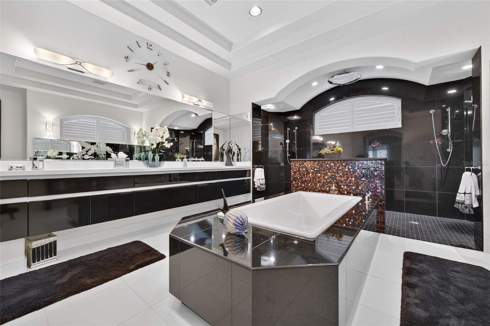 MC ELROYS BELLEVIEW - Residential