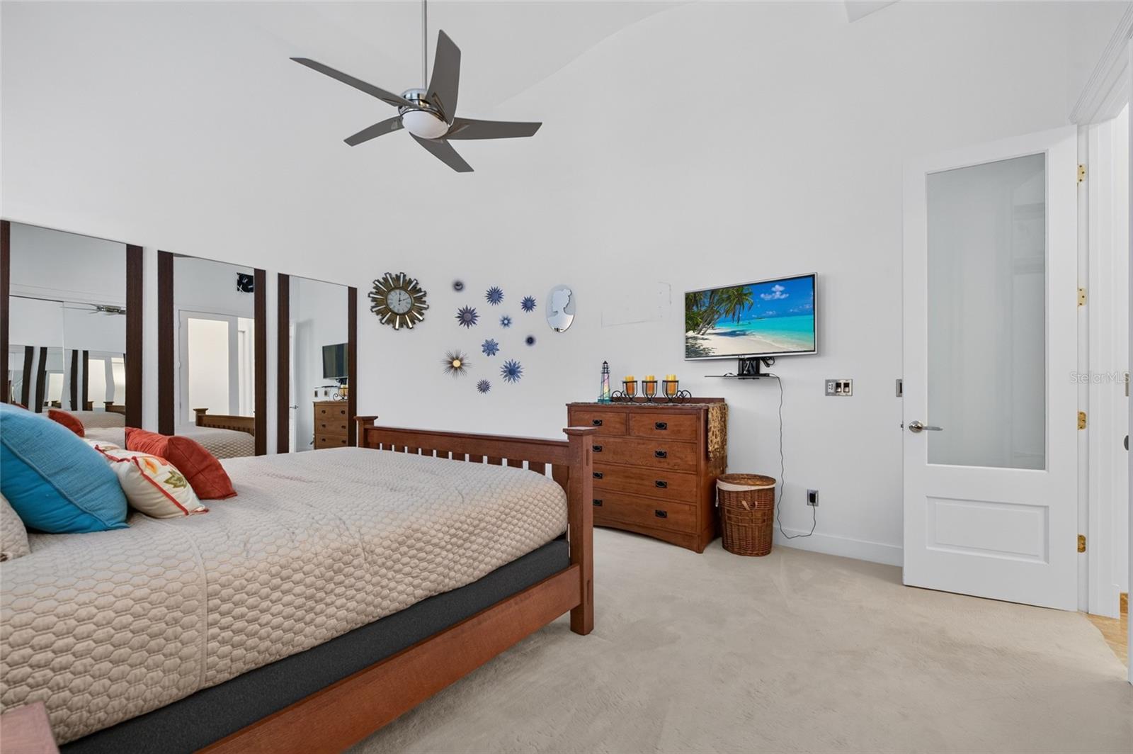 MC ELROYS BELLEVIEW - Residential