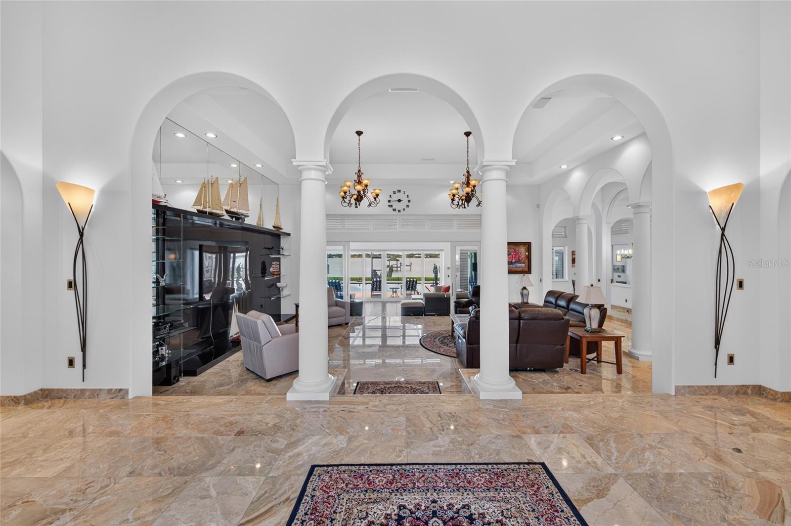 MC ELROYS BELLEVIEW - Residential